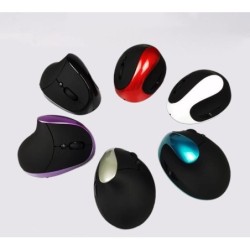Holding vertical wired mouse
