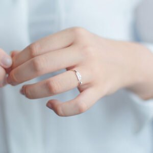Women's Lovely Leaf-shaped Sterling Silver Ring