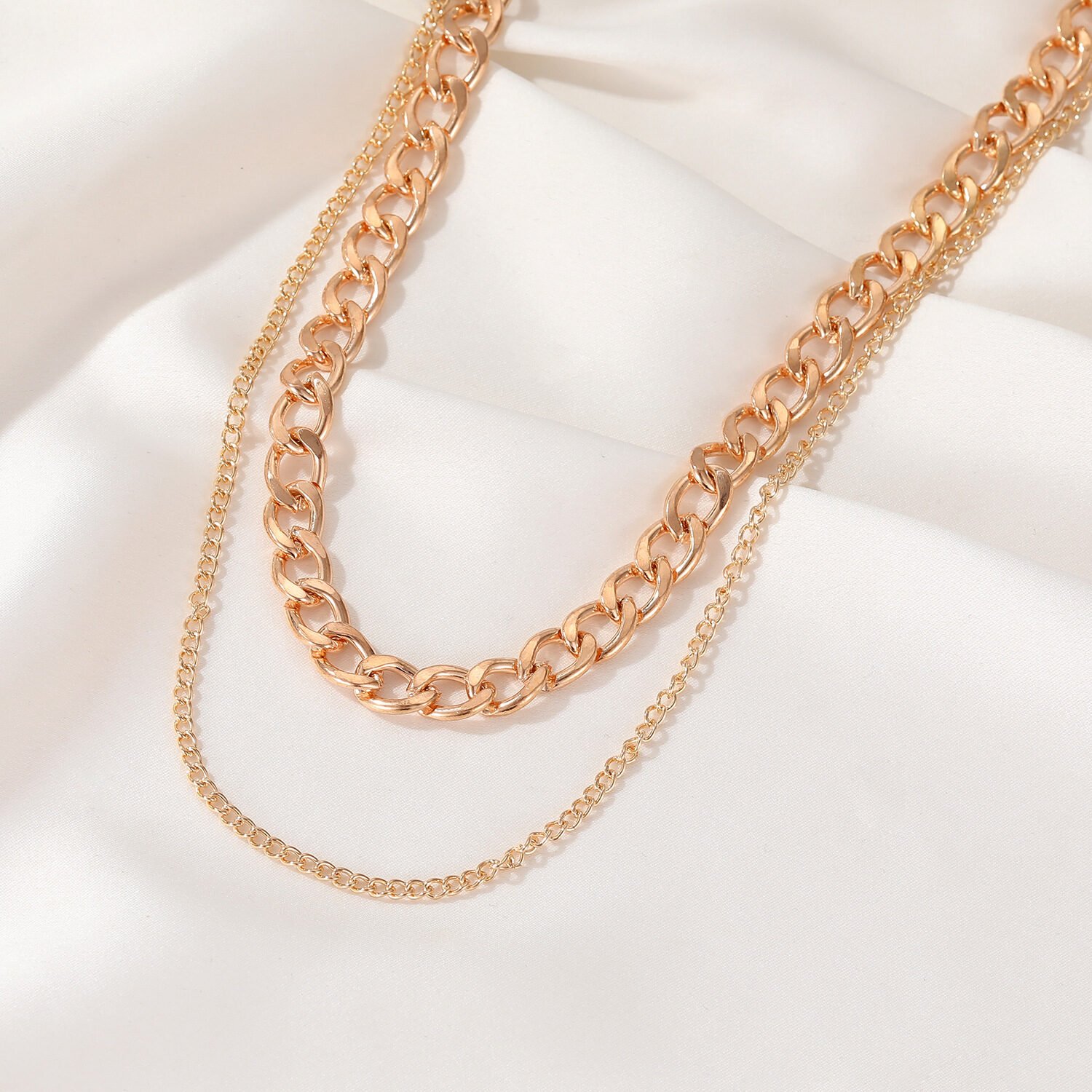 New Retro Personality Folding Neck Chain Clavicle Chain Women - Image 3