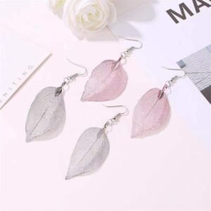 Hollow leaf earrings