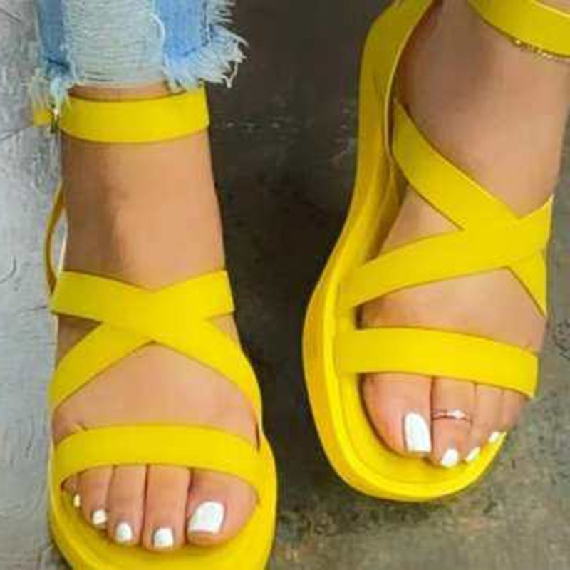 Women's round-toe flat sandals
