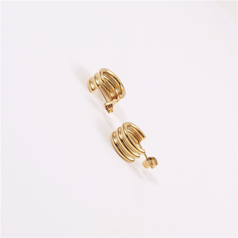 French retro style earrings