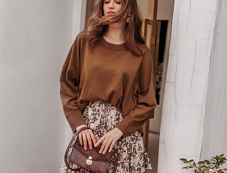 Button-decorated lazy casual knit sweater - Image 2
