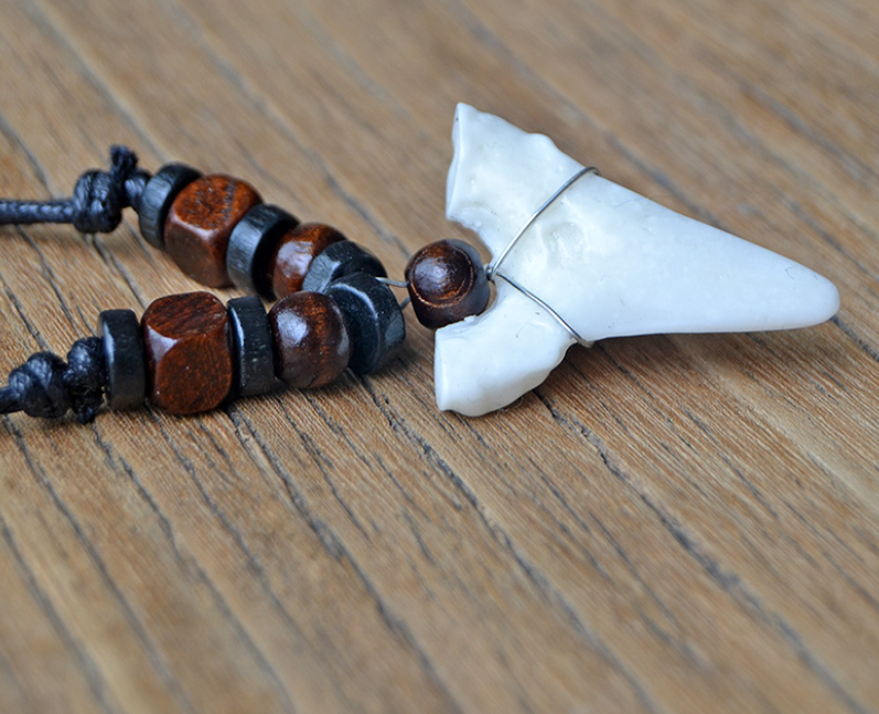 Men and Women Necklaces Imitation Shark Tooth Pendant - Image 3