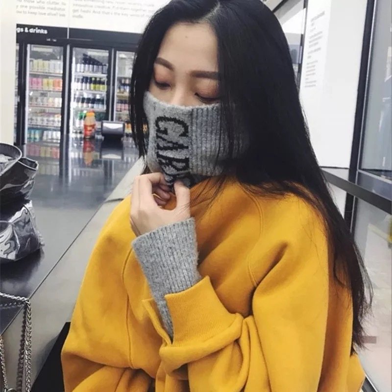 Women's plush thick sweater - Image 2