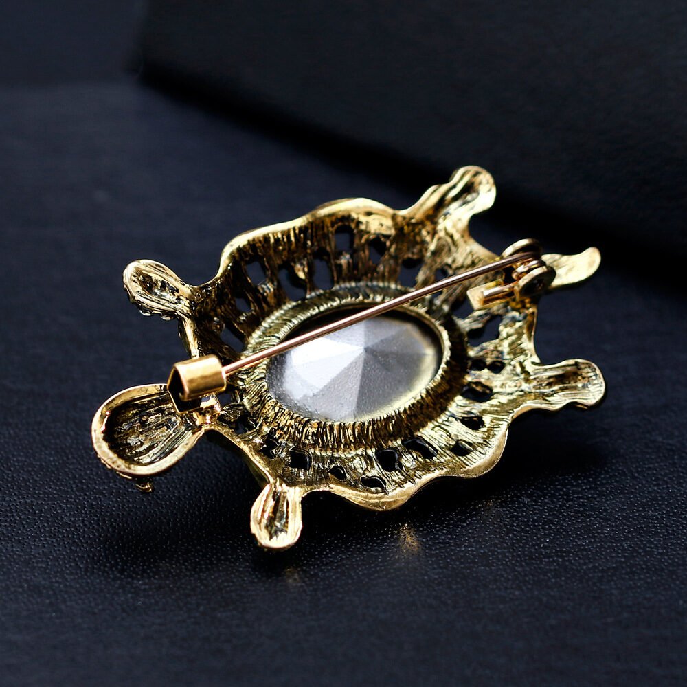 Fashion cartoon alloy diamond-studded tortoise brooch wild lady corsage - Image 3