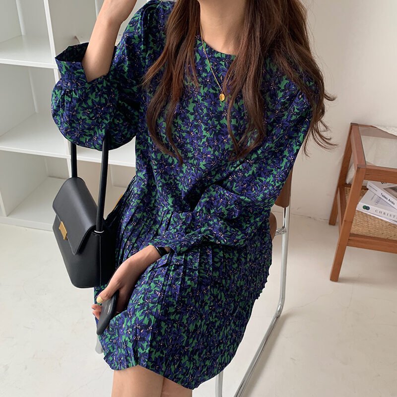 Small Floral Round Neck Slim Lantern Sleeve Pleated Dress