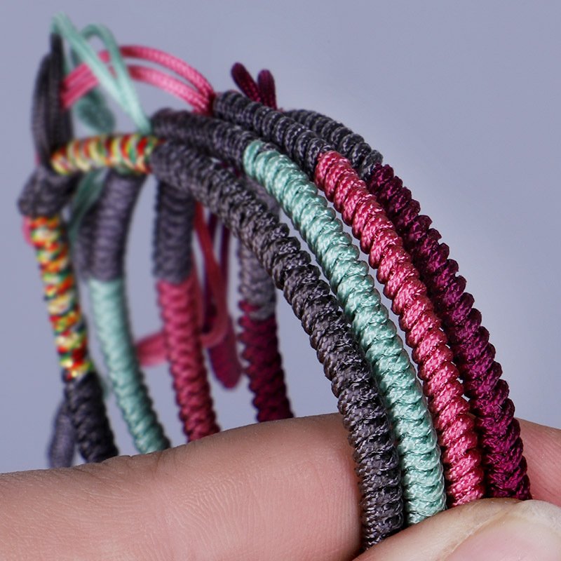 Hand-woven diamond knot bracelet - Image 2