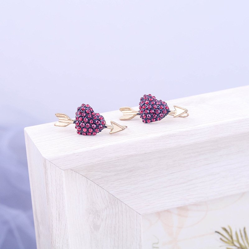Girl red arrow pierced earrings