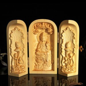 Boxwood three-carved box