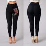 Candy-colored feet pencil pants