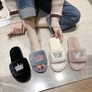 Slip on slippers for women with soft bottom in autumn