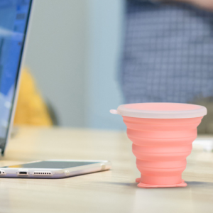 New silicone folding cup Travel silicone mouthwash cup Outdoor creative water cup Ultra-thin silicone cover