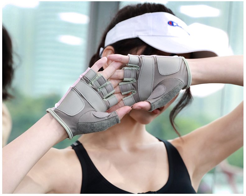 Sports Fitness Non-Slip Half Finger Wrist Guard Male Equipment Training Yoga - Image 3