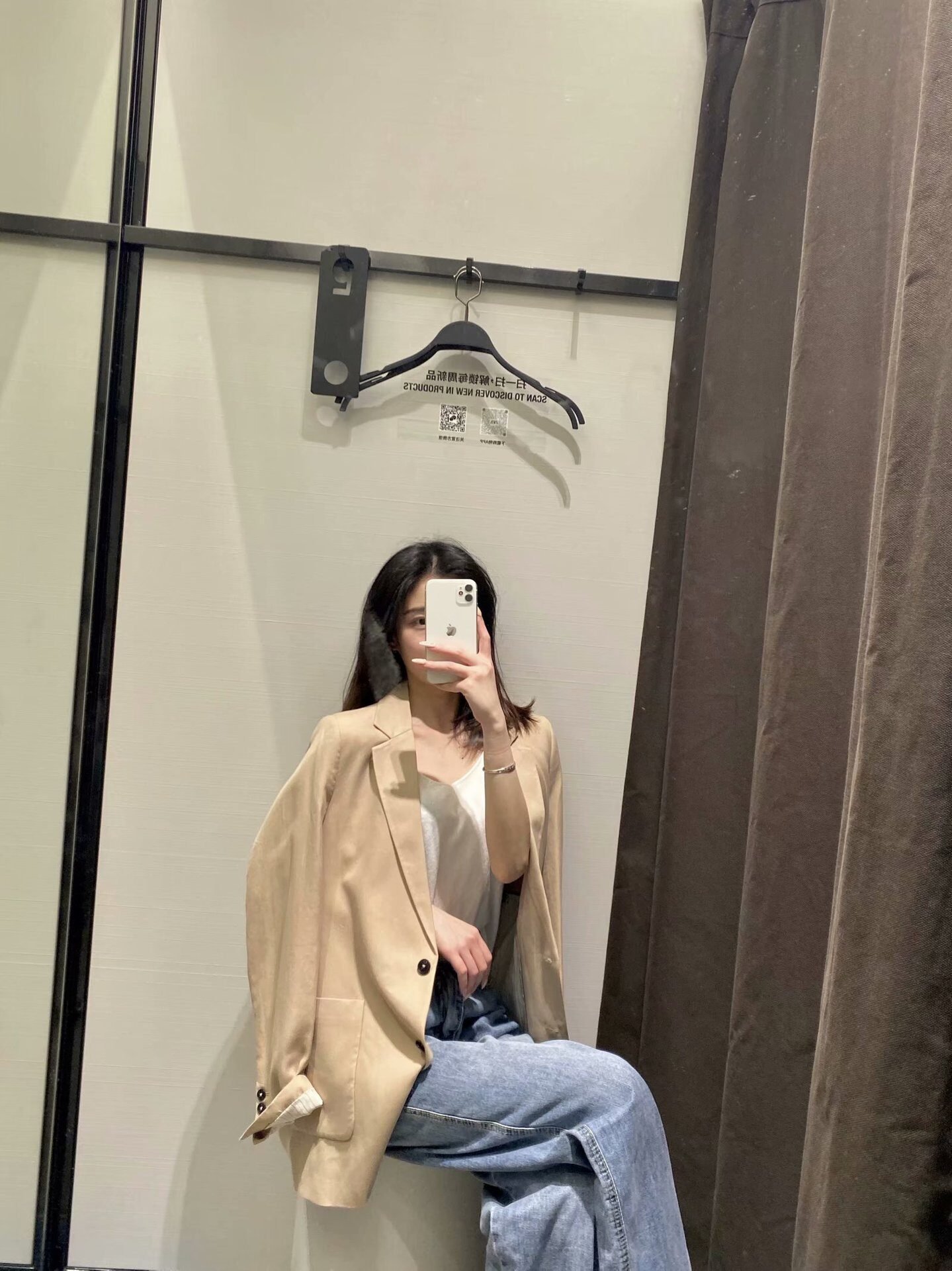 Women's Solid Color Straight Blazer With Button - Image 4