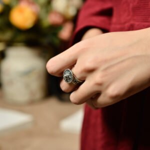 Hollow pattern six word ring