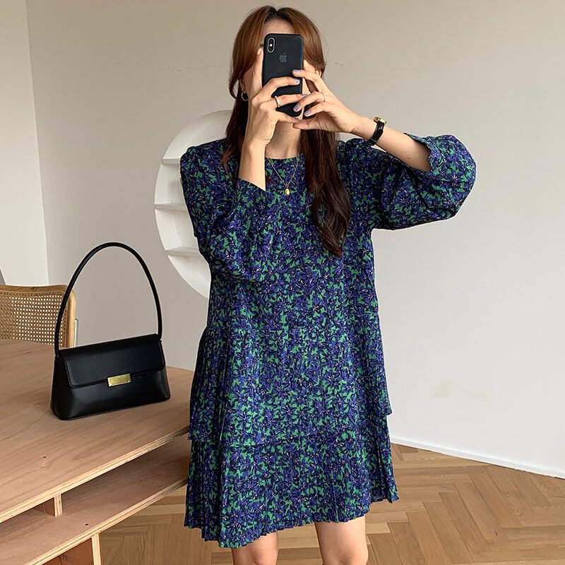 Small Floral Round Neck Slim Lantern Sleeve Pleated Dress - Image 2