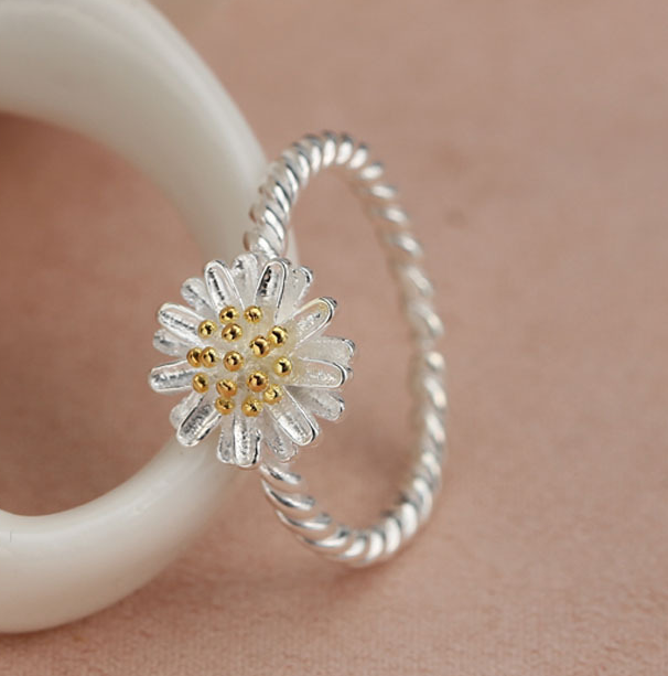 Small Daisy Sun Flower Ring - Image 4