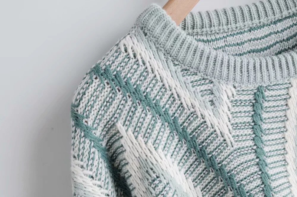 Contrast color lazy pullover sweater - Image 4
