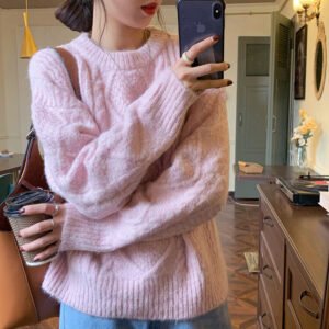 Winter new style lazy and thin round neck with twist sweater