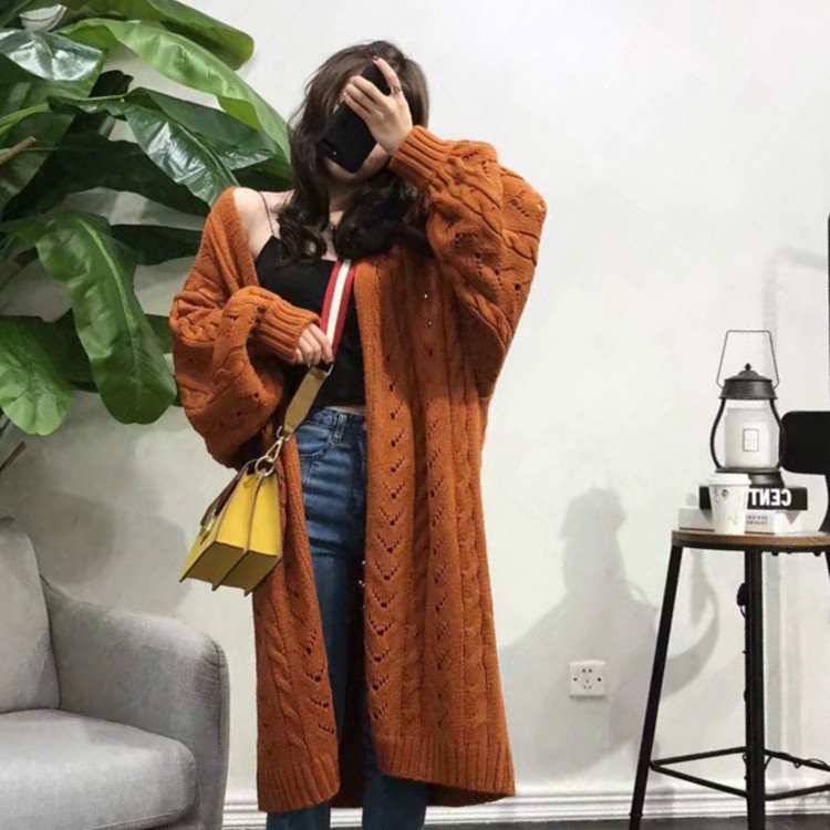 A long thin coat of twisted leather sleeves in the shape of a thin coat with a thin coat of twisted sleeves and twisted sleeves. - Image 3