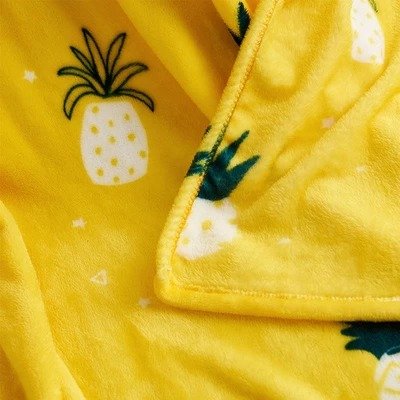 Colorful pineapple velvet blanket