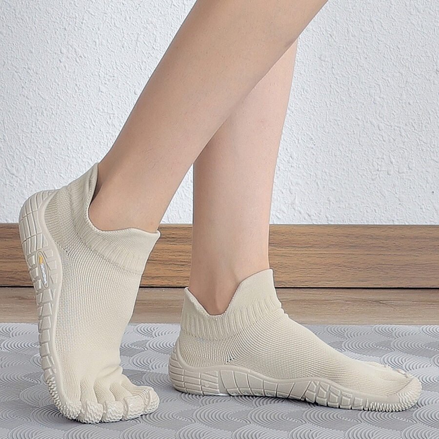 FiveFingers Mute Shock Absorption Non-slip Soft Bottom Indoor Sneaker - Image 2