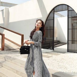 V-neck floral print long sleeve dress