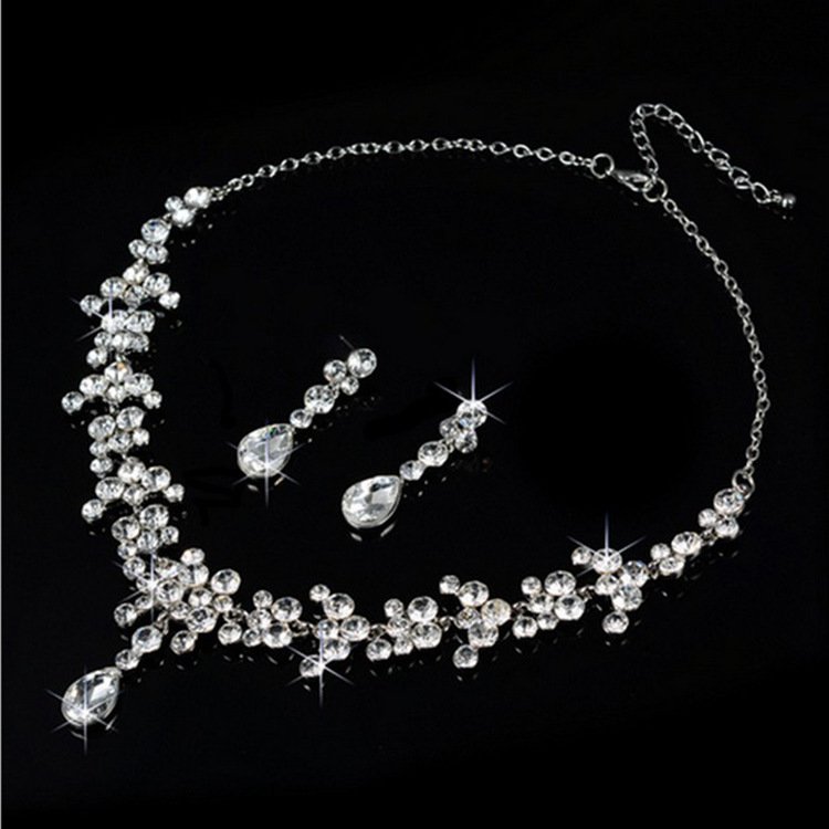 Korean wedding bride female diamond necklace earrings set water hot money supply accessories wholesale trade - Image 2