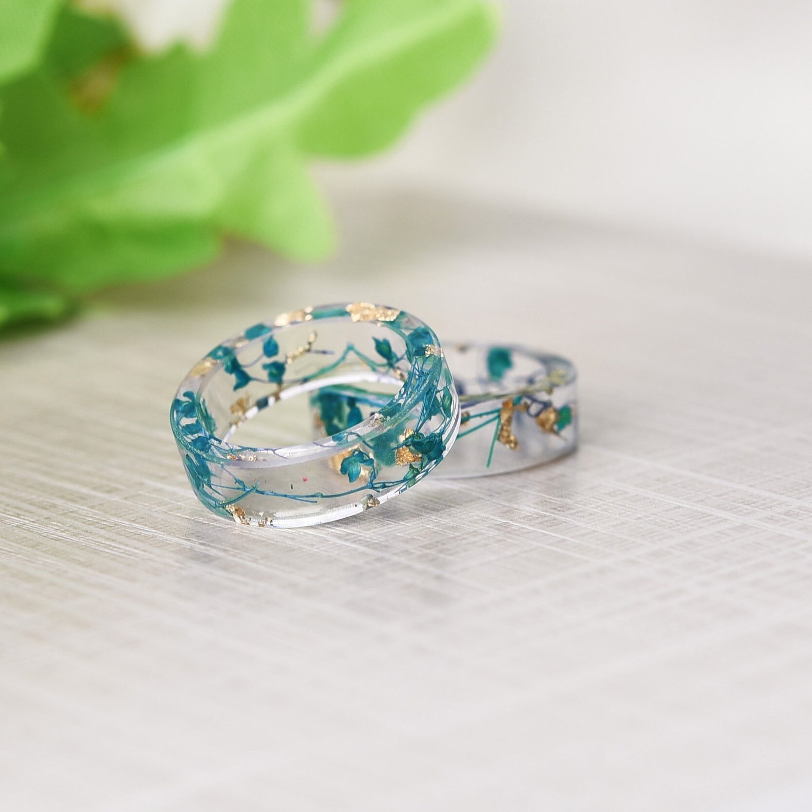 Fashionable And Simple Women's Dry Flower Resin Ring