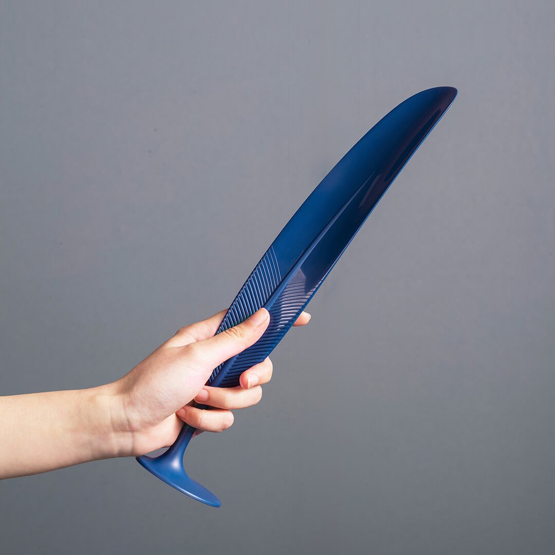 Hand-held shoes without touching shoes - Image 3