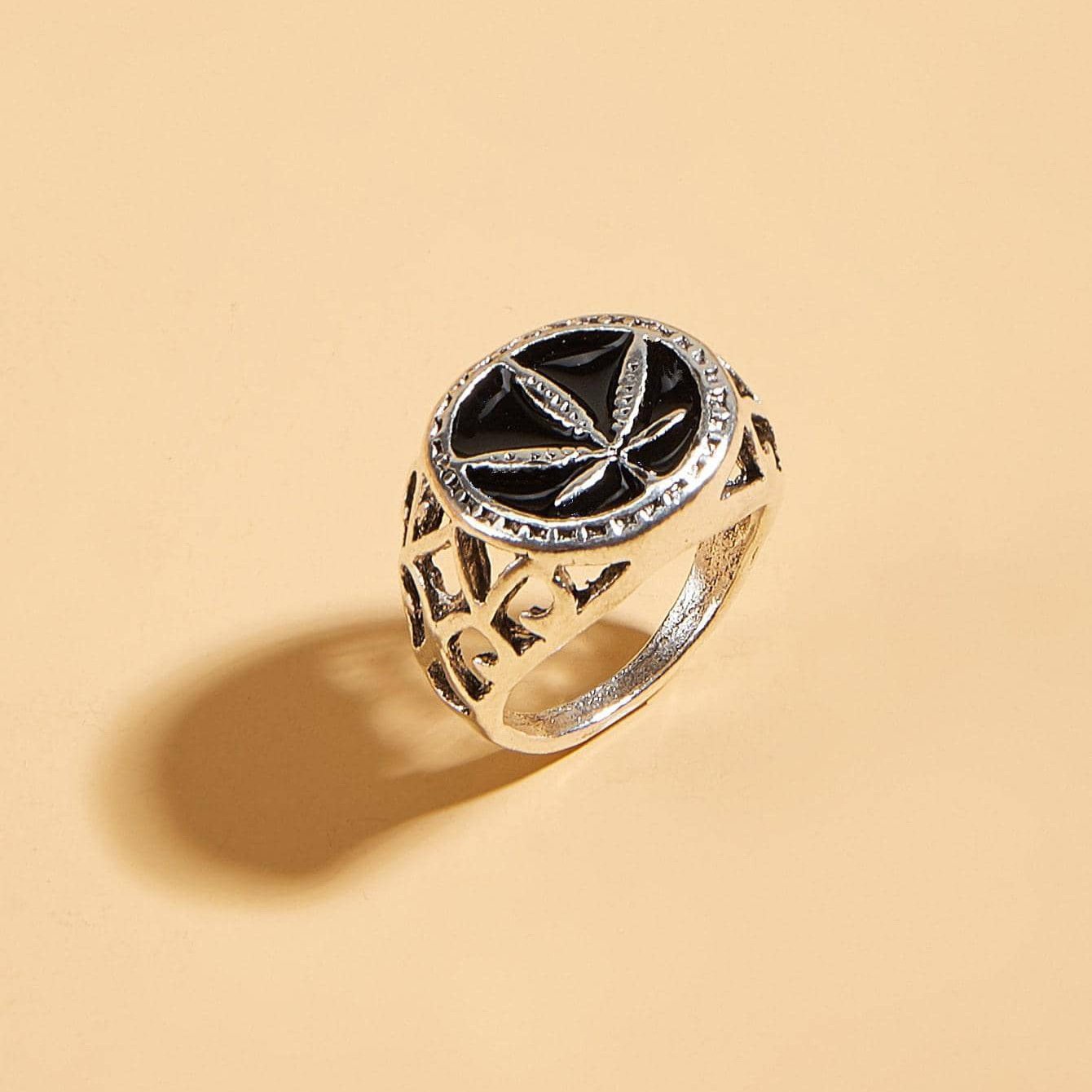 Vintage Maple Leaf Men's Fashion Ring - Image 2