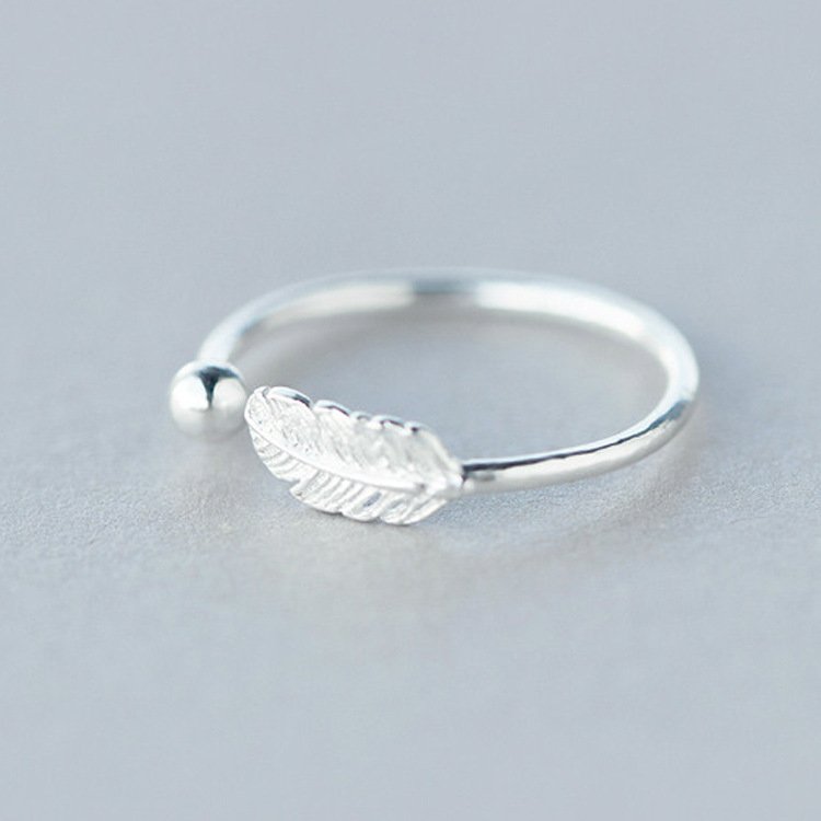 Women's Lovely Leaf-shaped Sterling Silver Ring - Image 4