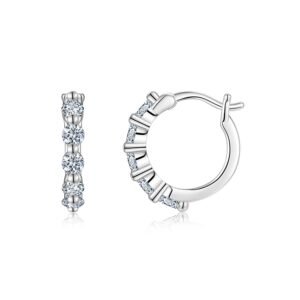 A Luxurious And Fashionable Minimalist Jewelry Earring Set Featuring Top-quality Moissanite Stones, Made Of S925 Silver Electroplated With Platinum.
