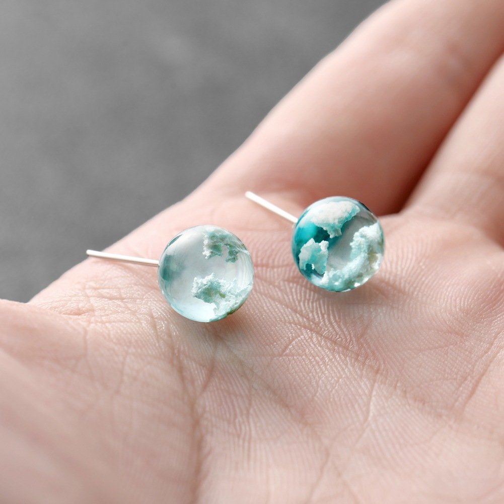Transparent spherical resin earrings - Image 2
