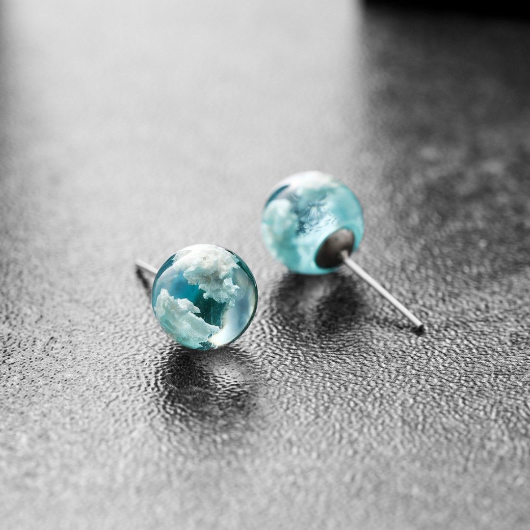 Transparent spherical resin earrings - Image 6