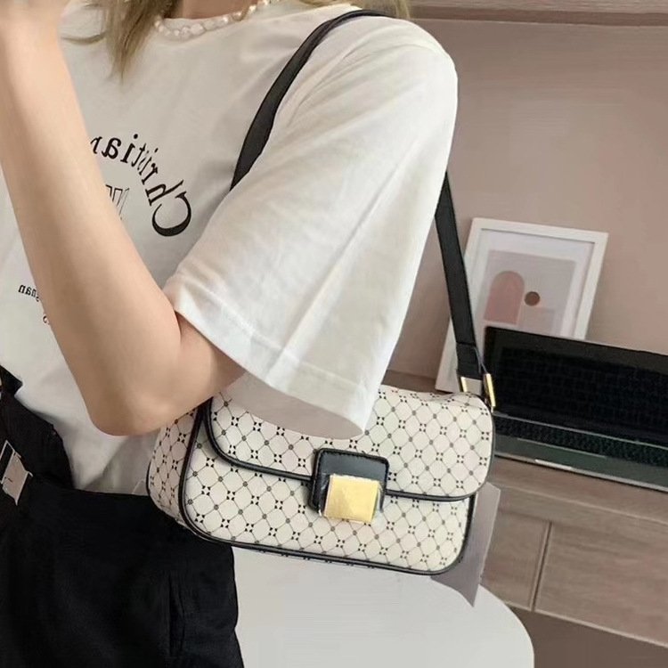 Women's printed geometric shoulder bag - Image 4