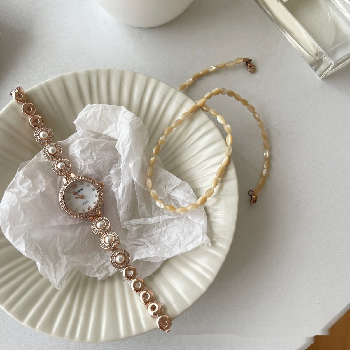 Classic Style Natural Freshwater Pearl Berm Plate Watch For Women - Image 4