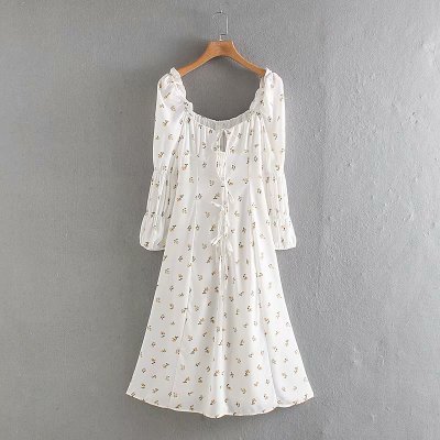 Sexy dress with square neckline