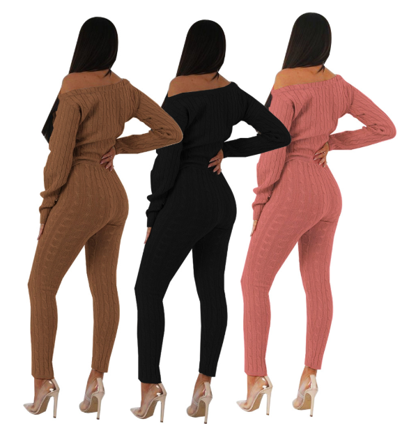 A two-piece sweater set - Image 2