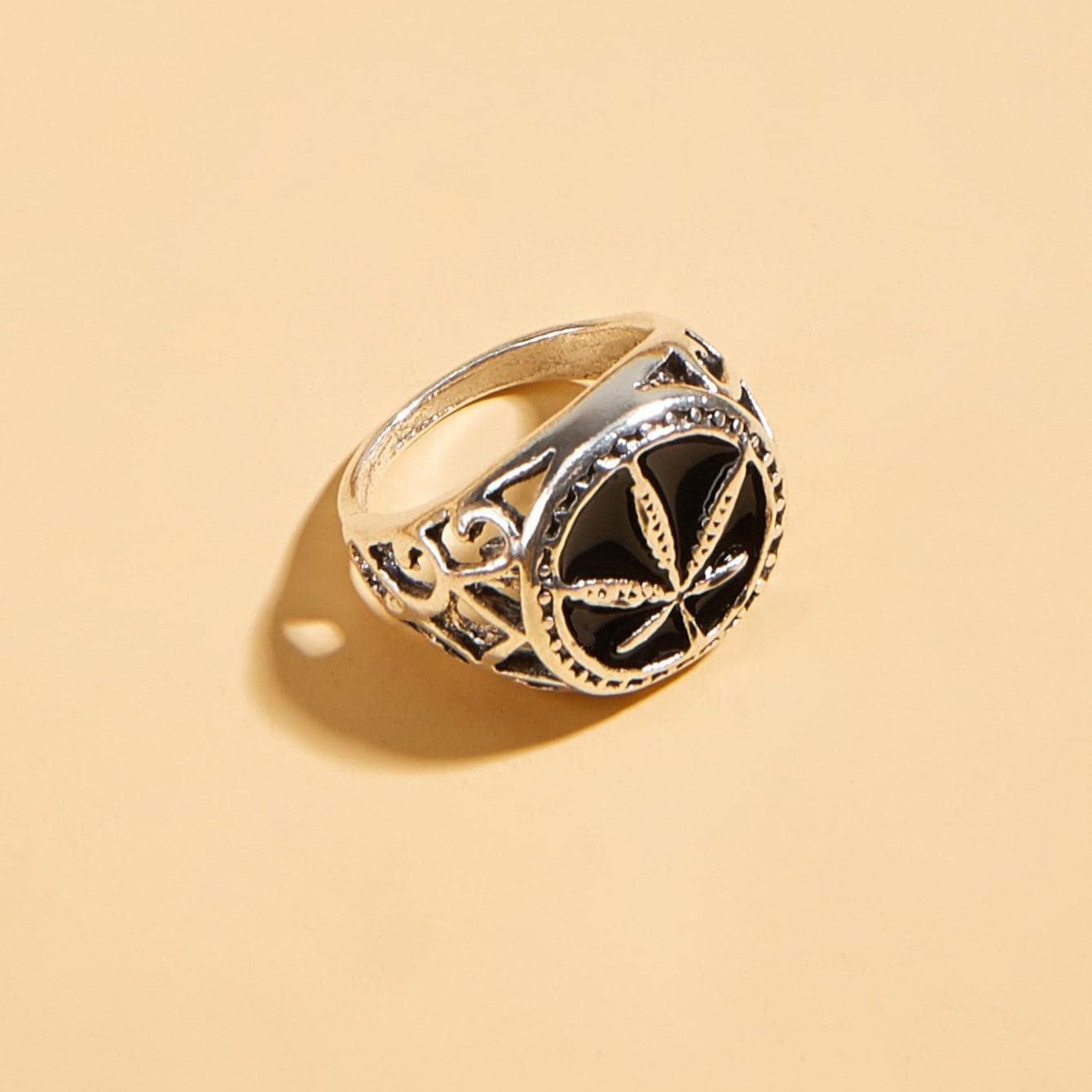 Vintage Maple Leaf Men's Fashion Ring - Image 3