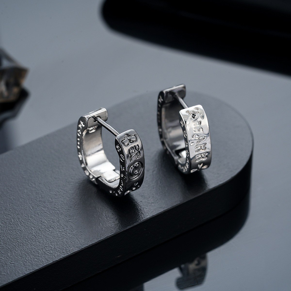 Trendy Men's Ear Studs & Ear Cuffs, High-End Unisex Earrings - Image 19