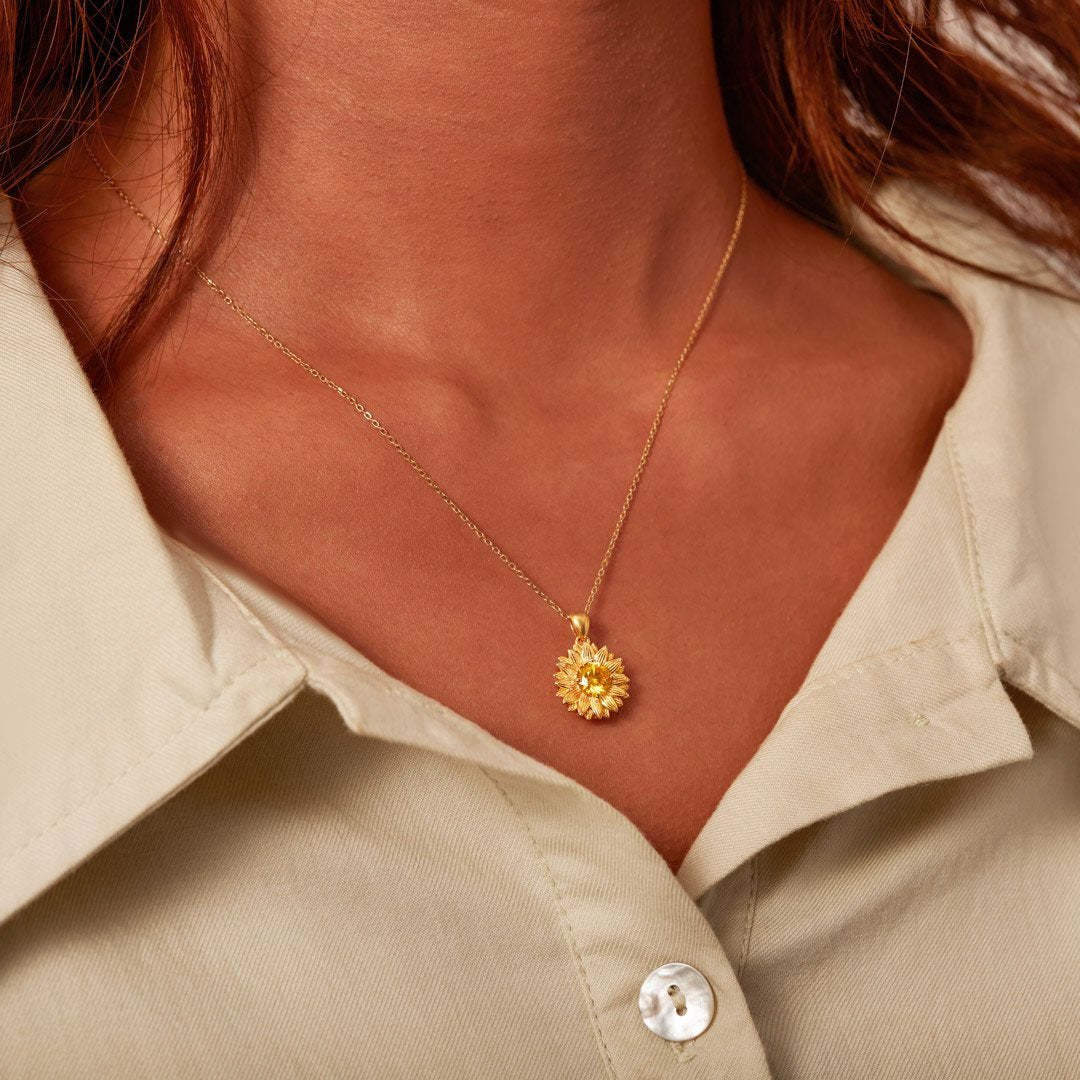 Women's European And American Simple Sunflower Pendant Necklace - Image 2