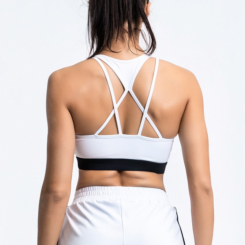 Black and white contrast sports bra - Image 4