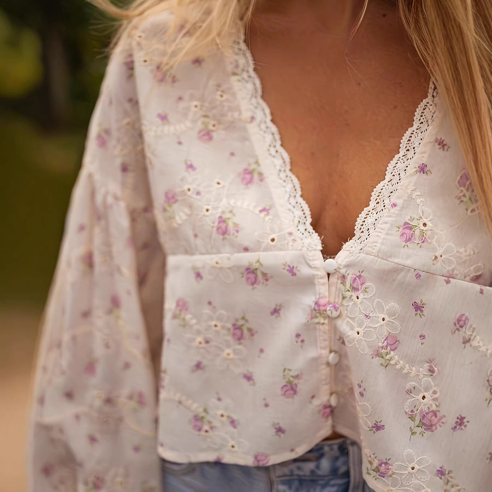 Embroidered Fabric Lantern Sleeves And A V-neck With Lace Detailinga Sophisticated Blouse - Image 2