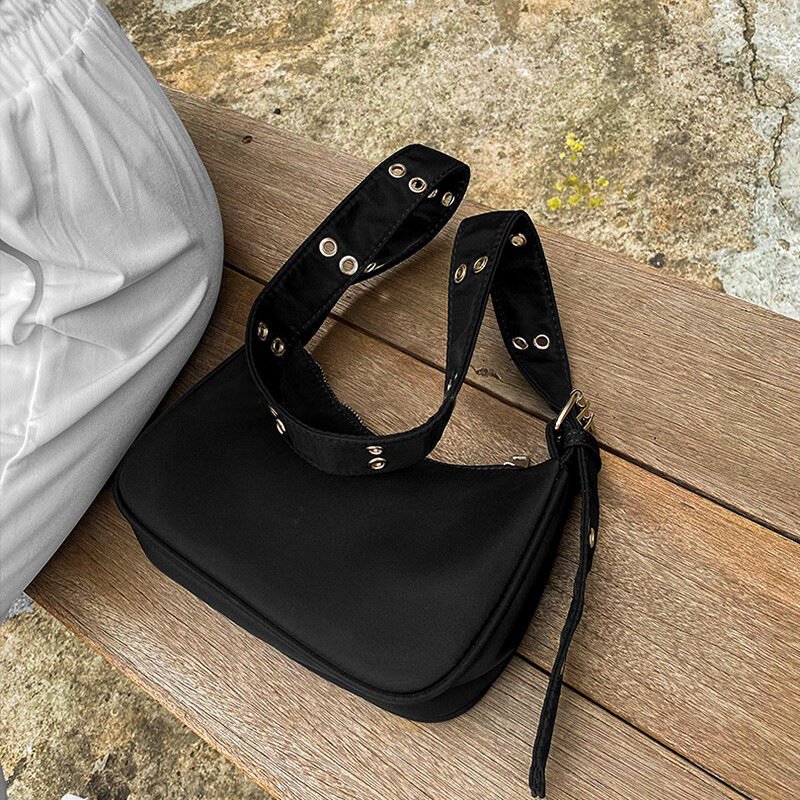 Black nylon fabric shoulder messenger bag - Image 4