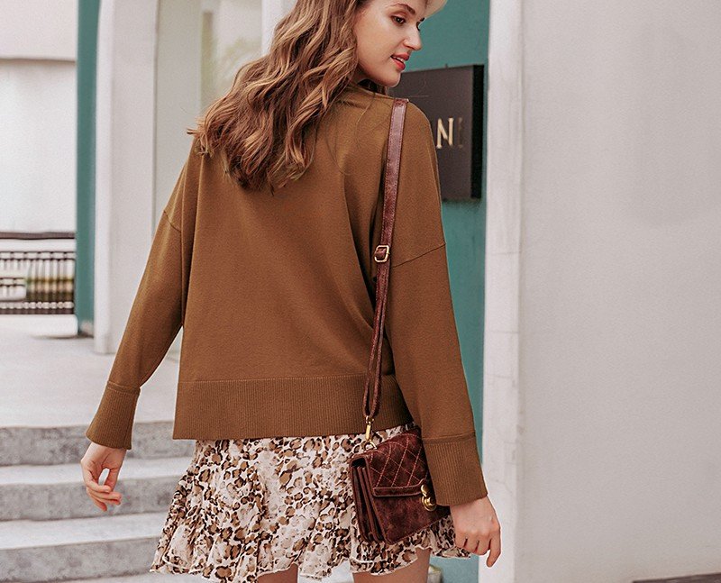 Button-decorated lazy casual knit sweater