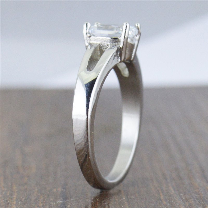Imitation Platinum Real Female Titanium Steel Diamond Ring - Image 5