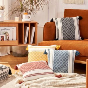 Geometric Woven Jacquard Tassel Cushion Cover