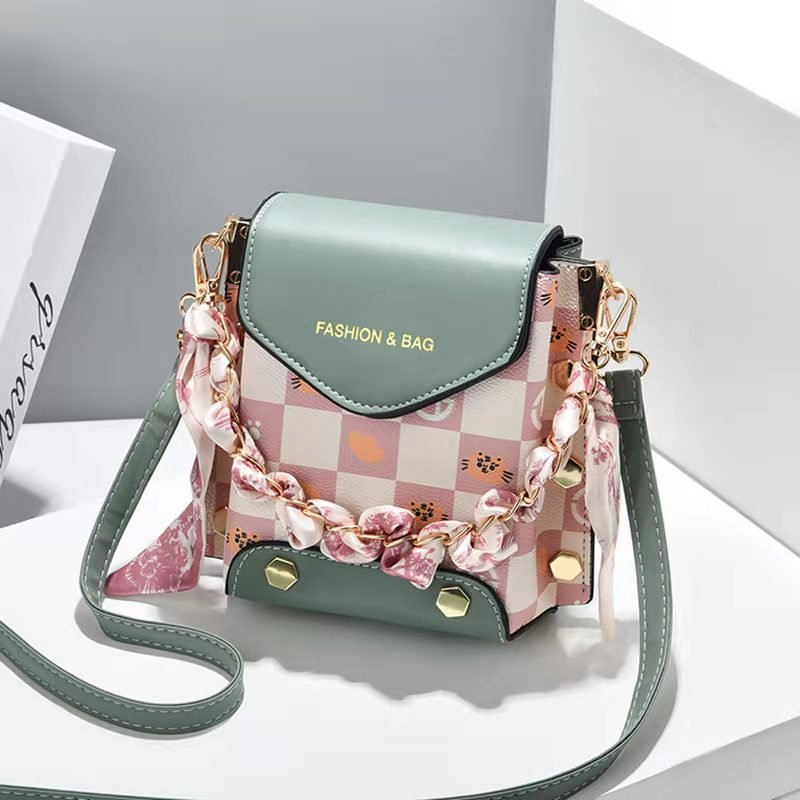 New Popular Fashion Foreign Style Messenger Satchel - Image 4